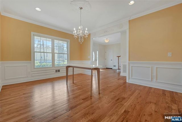 1 Lindy Place, Old Tappan, NJ 07675