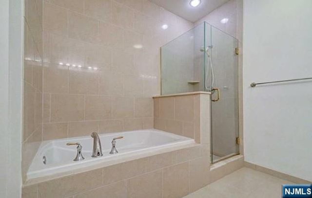 2205 Windsor Park Court 205, Englewood, NJ 07631