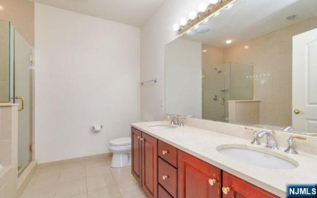 2205 Windsor Park Court 205, Englewood, NJ 07631