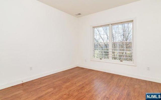 2205 Windsor Park Court 205, Englewood, NJ 07631