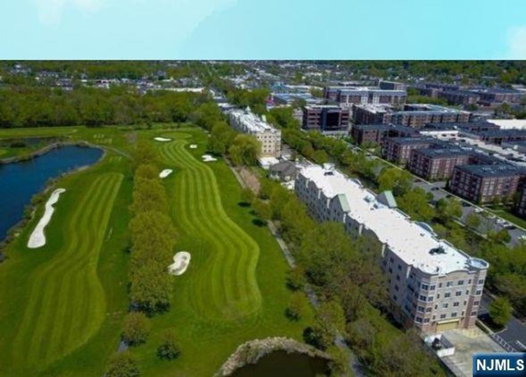 2205 Windsor Park Court 205, Englewood, NJ 07631