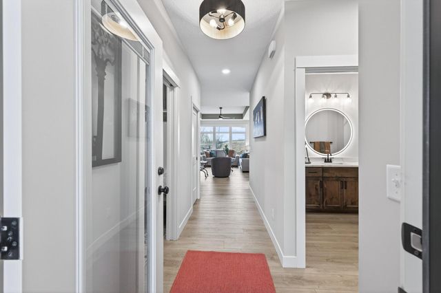 1402 Jefferson Street S, Cambridge, MN 55008
