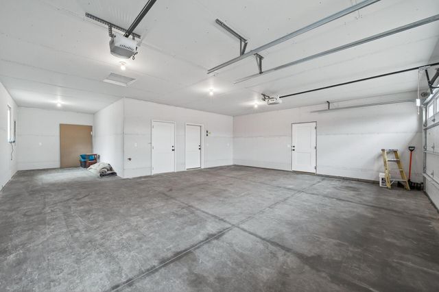 1402 Jefferson Street S, Cambridge, MN 55008