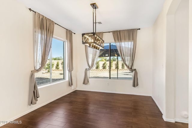 5739 W SELDON Lane, Glendale, AZ 85302