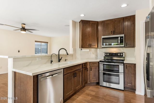 5739 W SELDON Lane, Glendale, AZ 85302