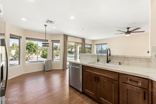 5739 W SELDON Lane, Glendale, AZ 85302