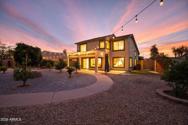 5739 W SELDON Lane, Glendale, AZ 85302