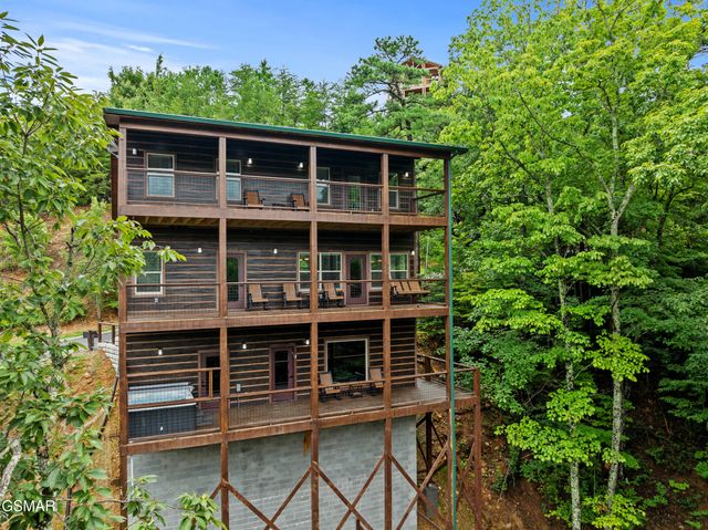 2332 Boulder Way, Sevierville, TN 37862