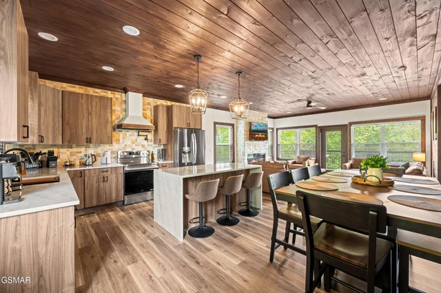 2332 Boulder Way, Sevierville, TN 37862