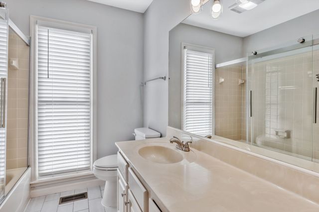 755 Regal Dr, Murfreesboro, TN 37129