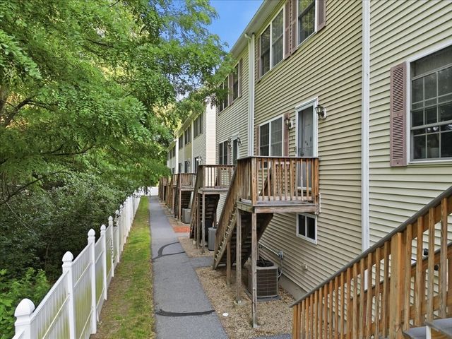 37 Glen Ave 15, Chelmsford, MA 01824