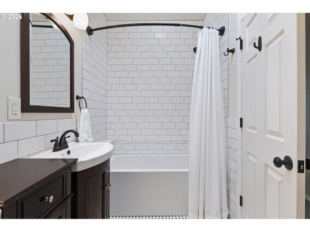 18462 ANDUIN Ter, Lake Oswego, OR 97034