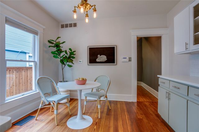 335 S Edgefield Avenue, Dallas, TX 75208