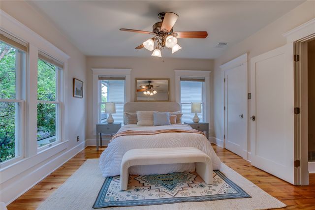 335 S Edgefield Avenue, Dallas, TX 75208