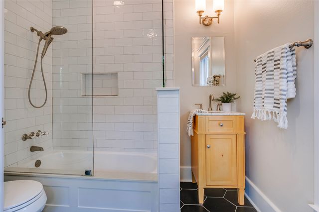 335 S Edgefield Avenue, Dallas, TX 75208