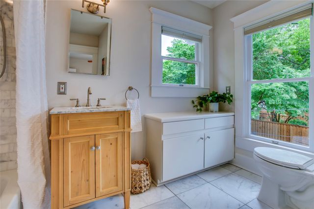 335 S Edgefield Avenue, Dallas, TX 75208