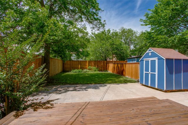 335 S Edgefield Avenue, Dallas, TX 75208
