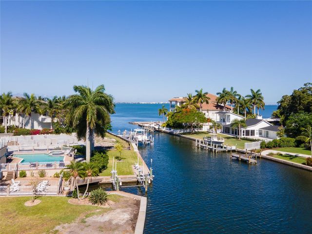 955 WHITAKERS LANE, Sarasota, FL 34236