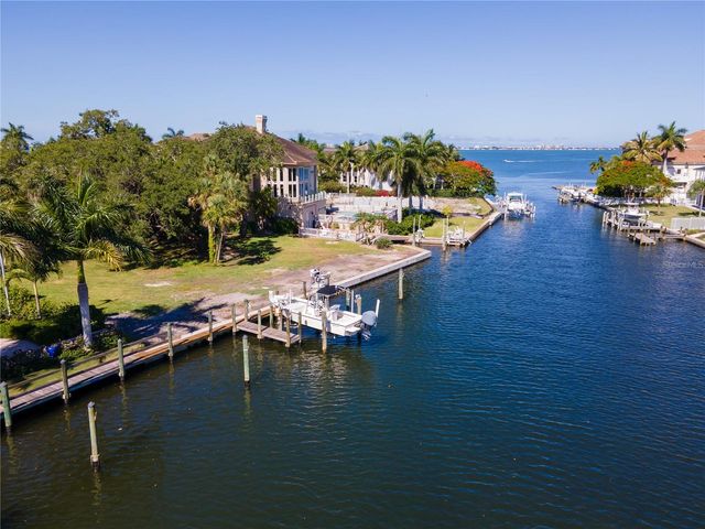 955 WHITAKERS LANE, Sarasota, FL 34236