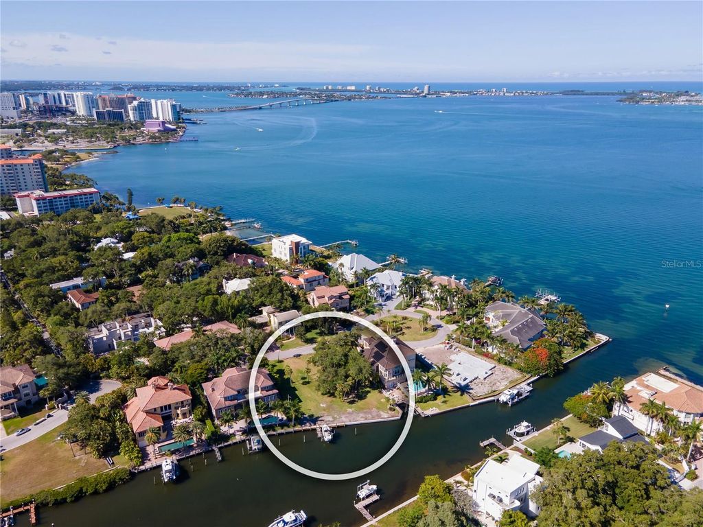955 WHITAKERS LANE, Sarasota, FL 34236