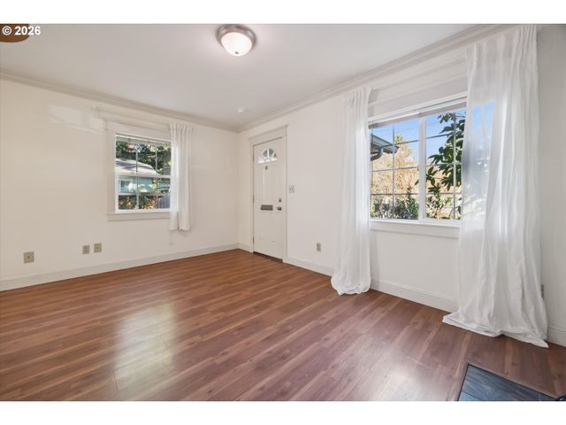 6118 Ne Alton St, Portland, OR 97213