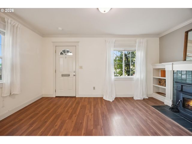 6118 Ne Alton St, Portland, OR 97213