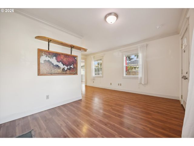 6118 Ne Alton St, Portland, OR 97213