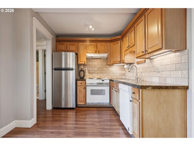 6118 Ne Alton St, Portland, OR 97213