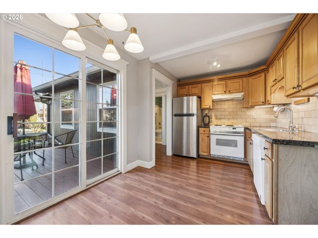 6118 Ne Alton St, Portland, OR 97213