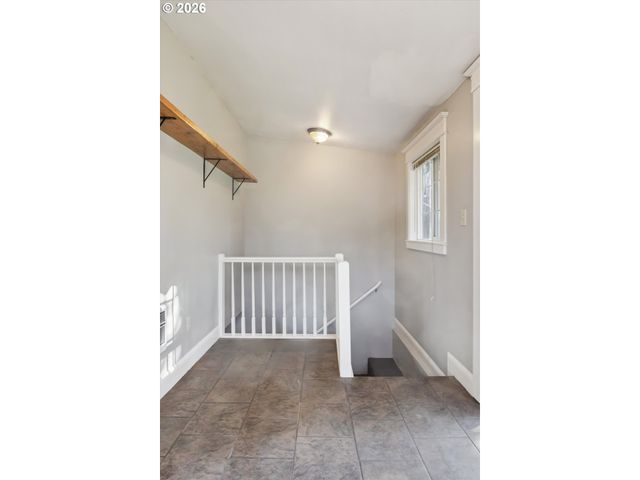 6118 Ne Alton St, Portland, OR 97213