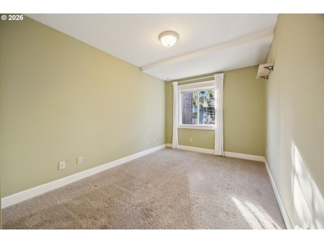 6118 Ne Alton St, Portland, OR 97213