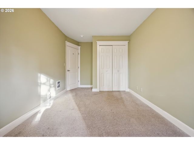 6118 Ne Alton St, Portland, OR 97213