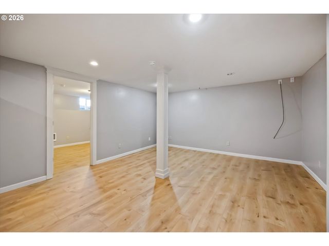 6118 Ne Alton St, Portland, OR 97213