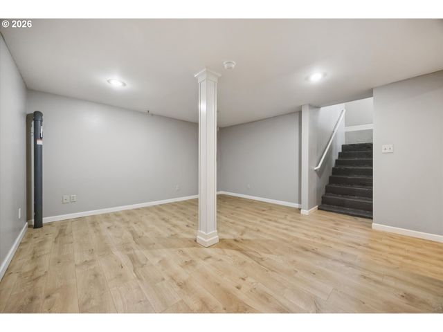 6118 Ne Alton St, Portland, OR 97213