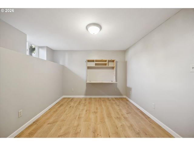 6118 Ne Alton St, Portland, OR 97213