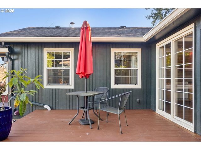 6118 Ne Alton St, Portland, OR 97213