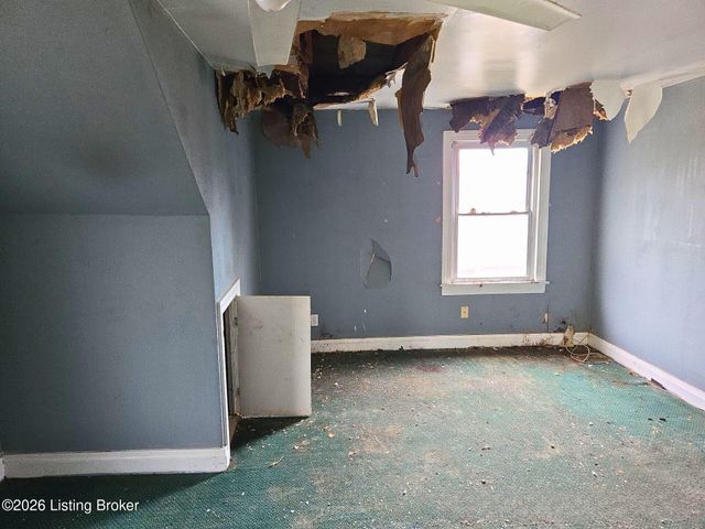 2207 Rockford Ln, Louisville, KY 40216