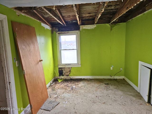 2207 Rockford Ln, Louisville, KY 40216