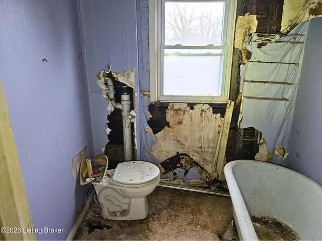 2207 Rockford Ln, Louisville, KY 40216