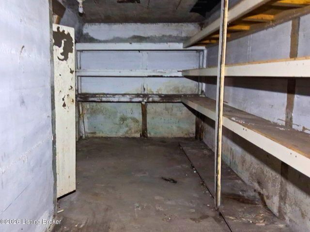 2207 Rockford Ln, Louisville, KY 40216