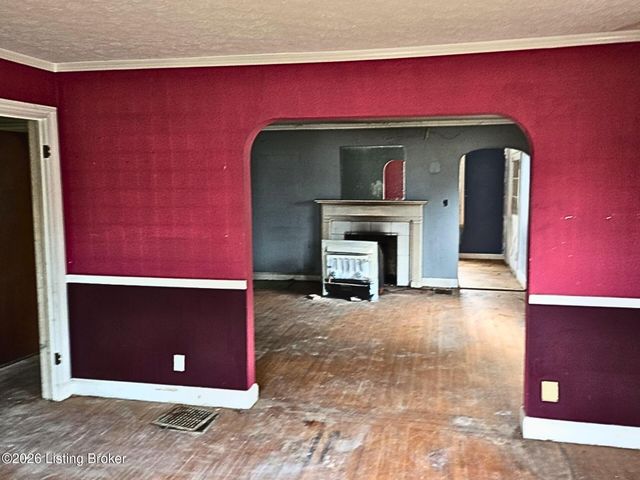 2207 Rockford Ln, Louisville, KY 40216