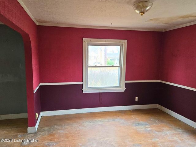 2207 Rockford Ln, Louisville, KY 40216