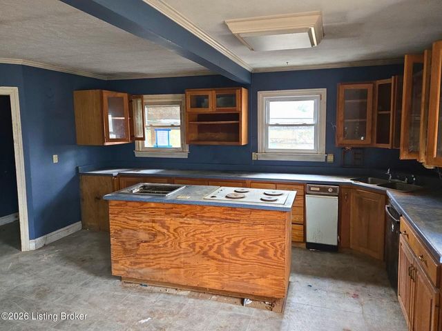 2207 Rockford Ln, Louisville, KY 40216