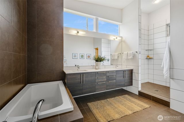 3200 E Republican Street, Seattle, WA 98112