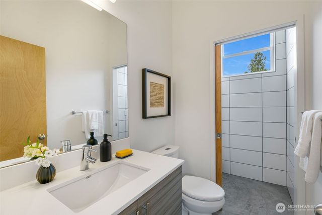 3200 E Republican Street, Seattle, WA 98112