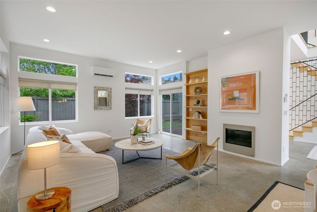 3200 E Republican Street, Seattle, WA 98112