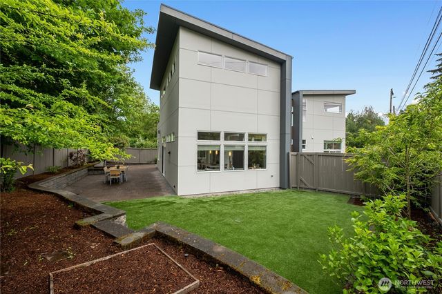 3200 E Republican Street, Seattle, WA 98112
