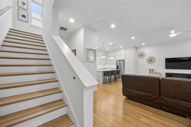 2715 Kimsey Drive 102, Dallas, TX 75235