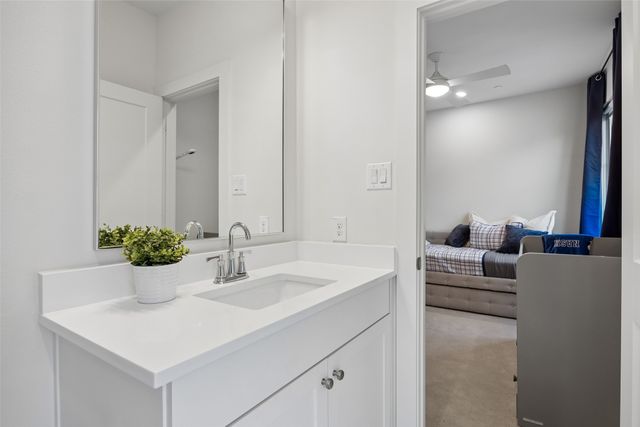 2715 Kimsey Drive 102, Dallas, TX 75235