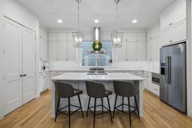 2715 Kimsey Drive 102, Dallas, TX 75235